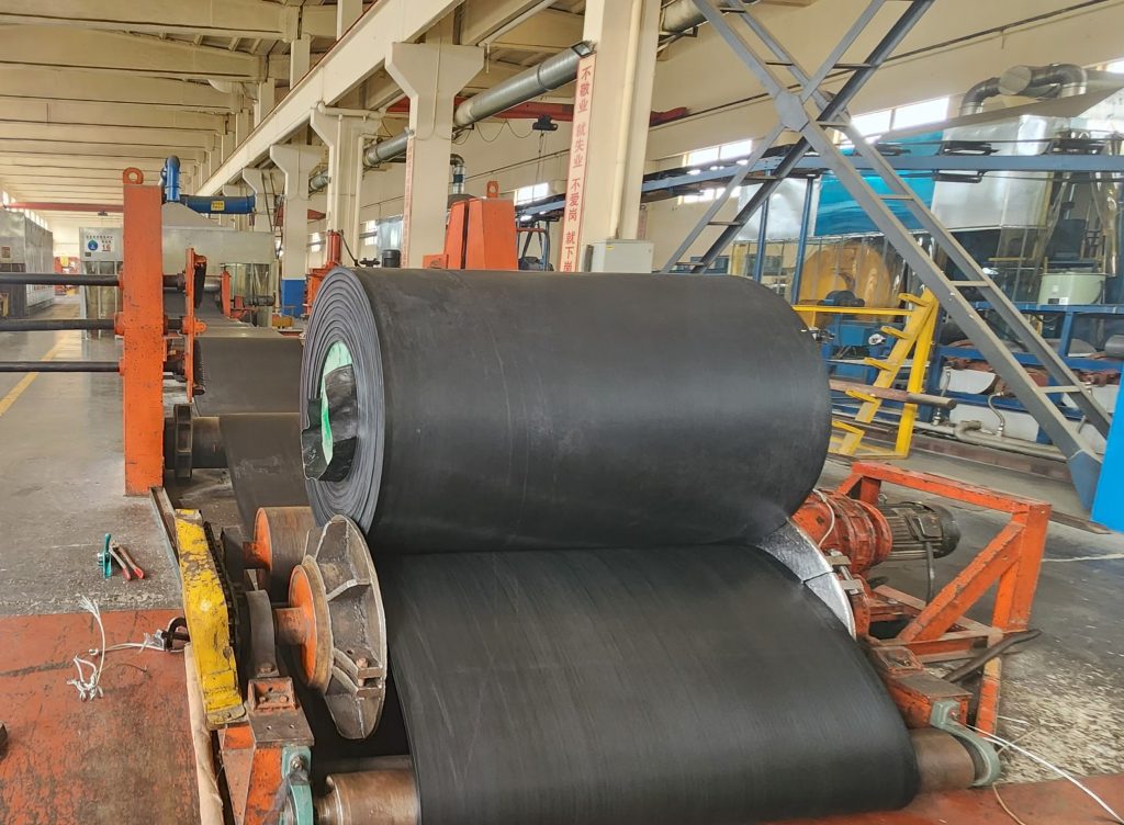 Heavy duty steel cord reinforced rubber belt for long distance and high load mining applications.